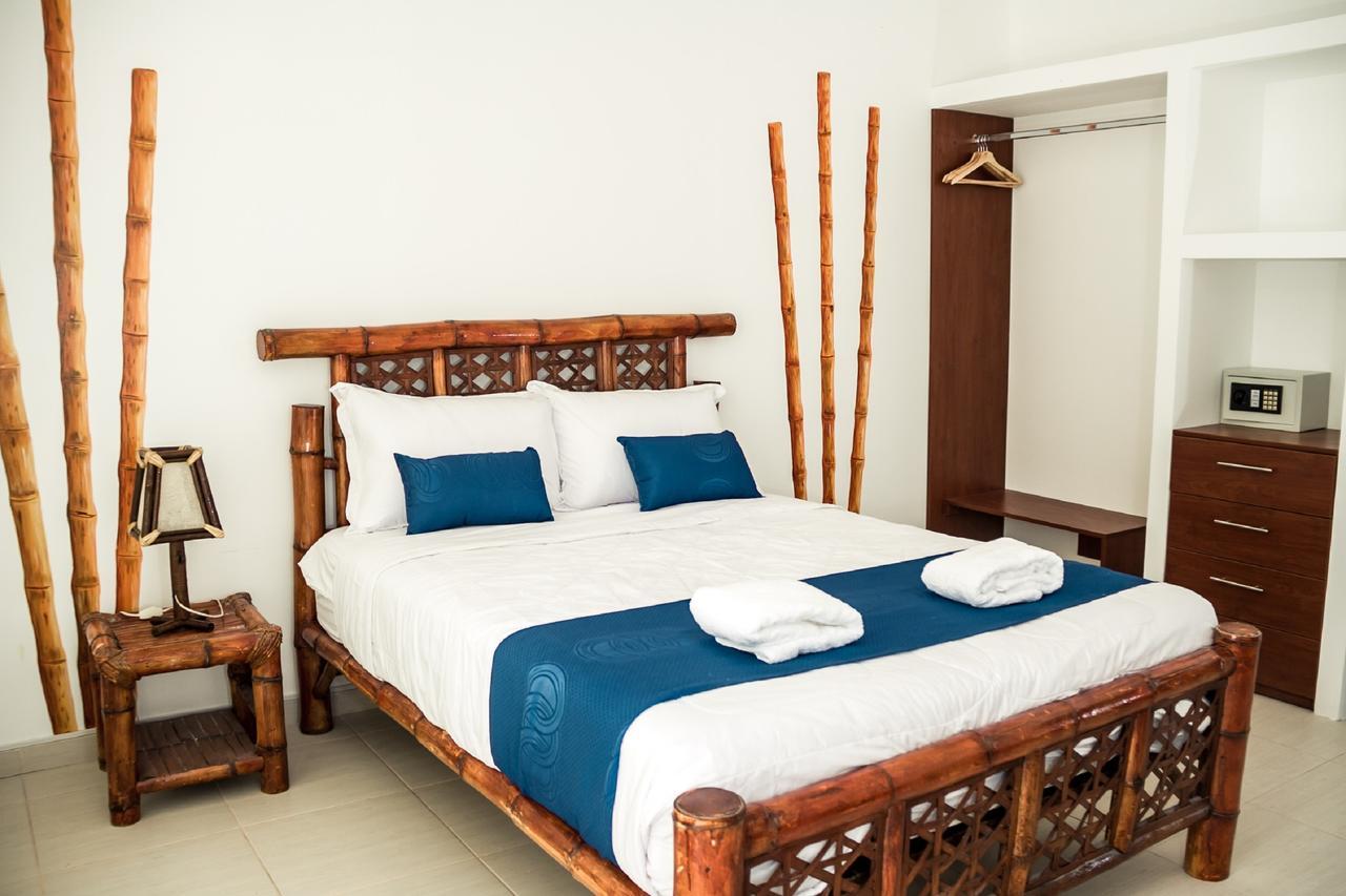 Nauti-K Beach Hotel Tumbes Exterior photo